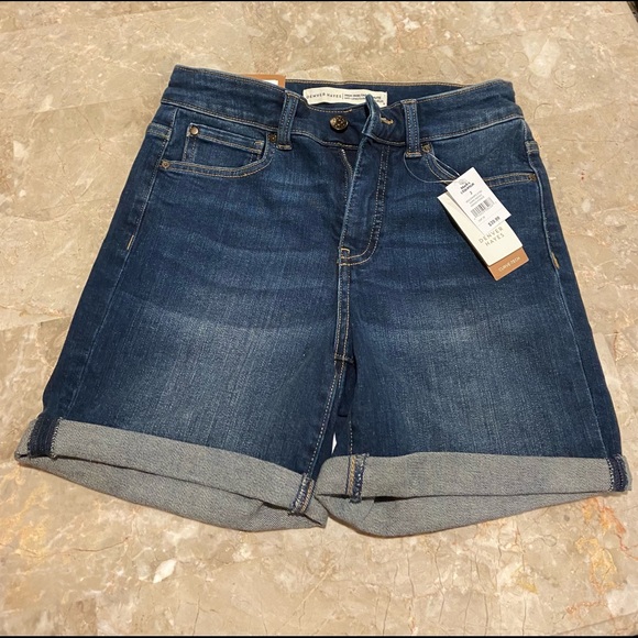 Jean Shorts - Picture 4 of 5